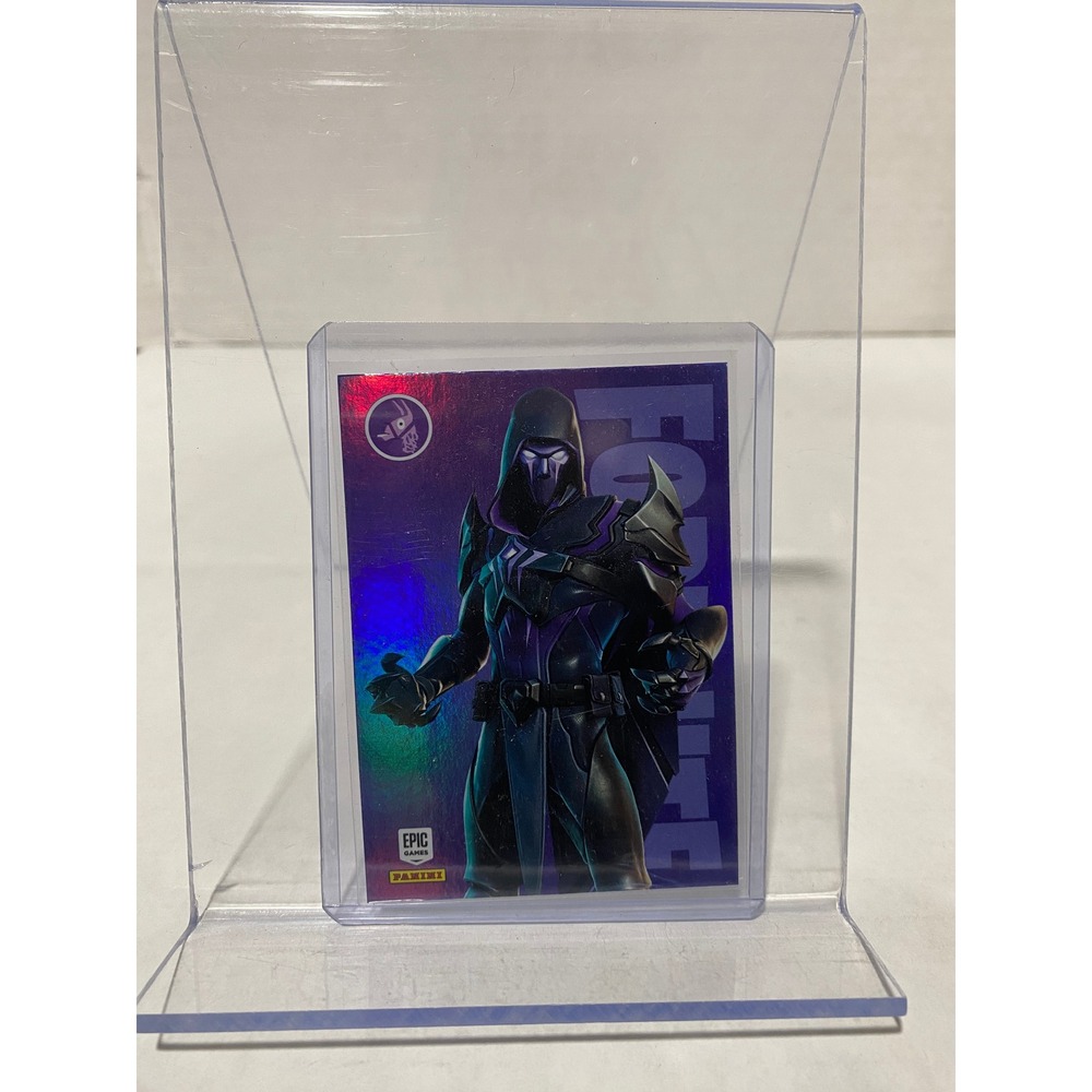 Panini Fortnite Trading Card Dread Omen Epic Outfit #127 Holofoil Purple